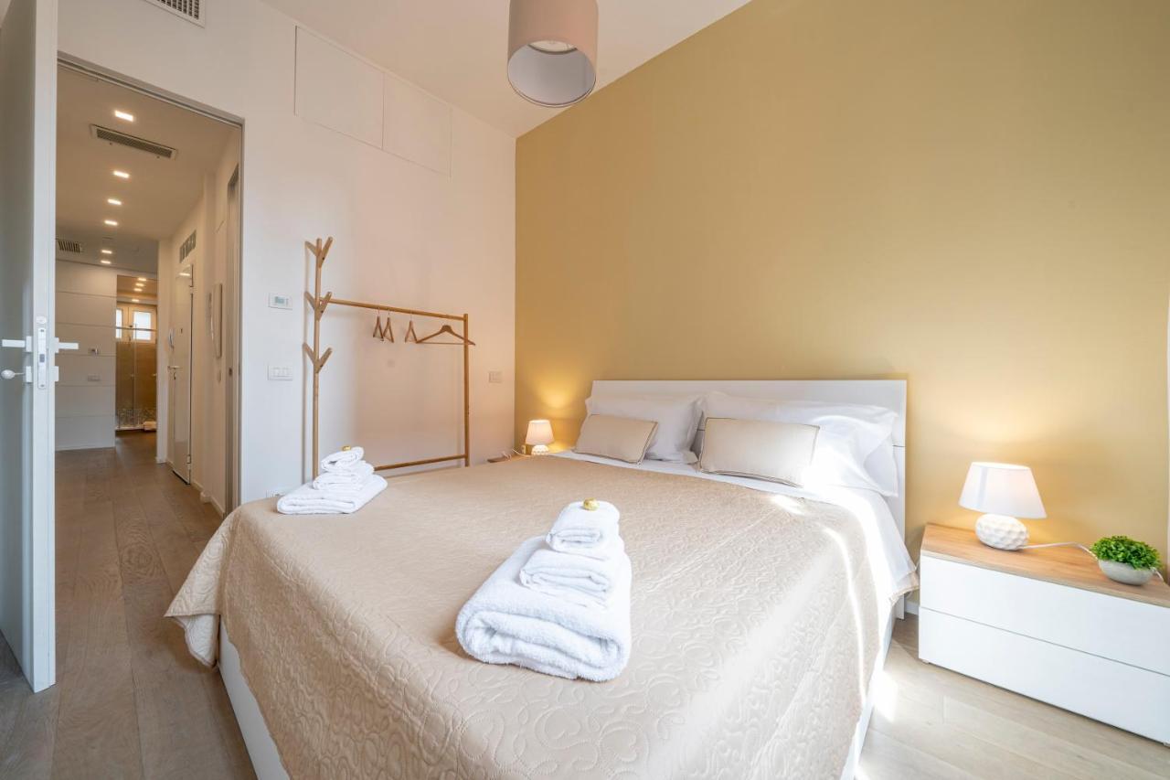 Piazza Maggiore-Luxury Apartment-Elegant Terrace Bologna Bagian luar foto