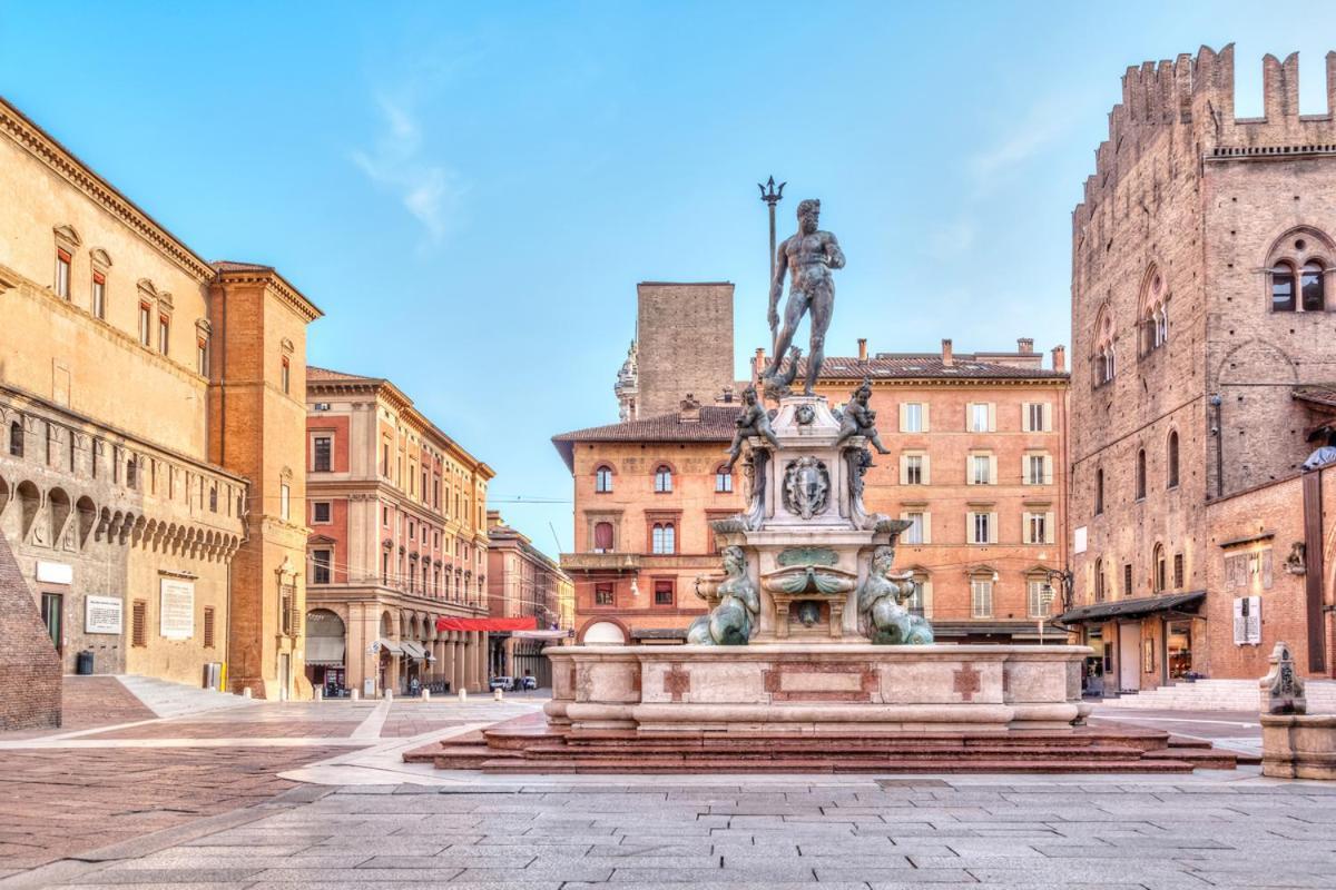 Piazza Maggiore-Luxury Apartment-Elegant Terrace Bologna Bagian luar foto